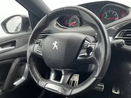 Photo 23 Peugeot 308  SW 1.2 PureTech 130ch S&S EAT6