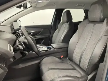 Photo 13 Peugeot 3008  Hybrid 225 e-EAT8