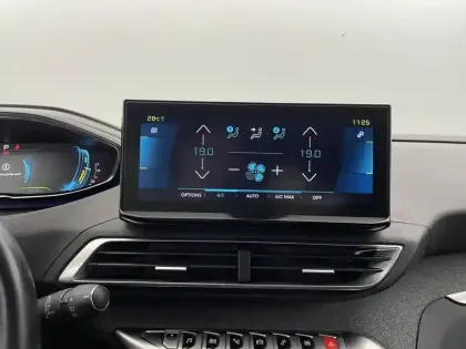 Photo 19 Peugeot 3008  Hybrid 225 e-EAT8