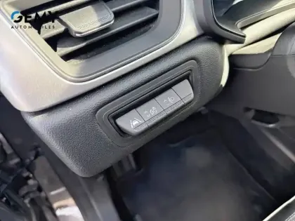 Photo 18 Renault Captur  E-Tech full hybrid 145
