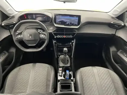 Photo 32 Peugeot 208  PureTech 100 S&S BVM6