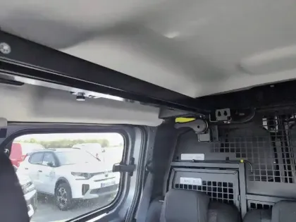 Photo 18 Citroën Berlingo  CA REPLIABLE XL DIESEL 130 CH AUT.