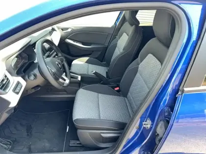 Photo 14 Renault Clio  E-Tech full hybrid 145