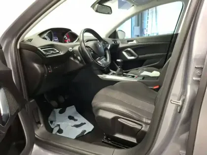 Photo 12 Peugeot 308  PureTech 110ch S&S BVM6