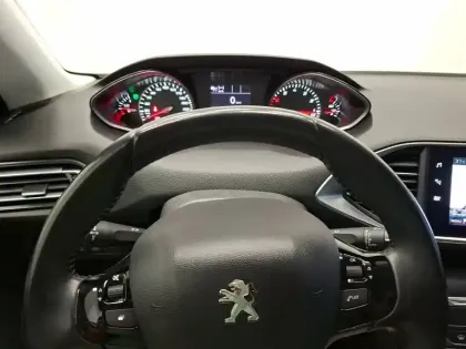 Photo 15 Peugeot 308  PureTech 110ch S&S BVM6