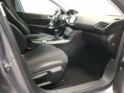 Photo 30 Peugeot 308  PureTech 110ch S&S BVM6