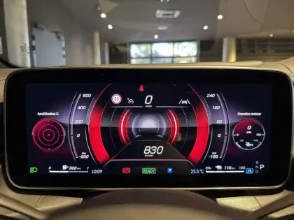 Photo 11 Mercedes GLC  300 e Hybrid EQ 4Matic