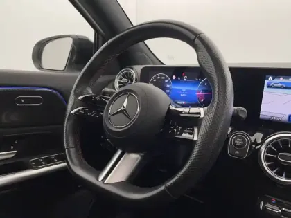 Photo 59 Mercedes GLA  200 d 8G-DCT