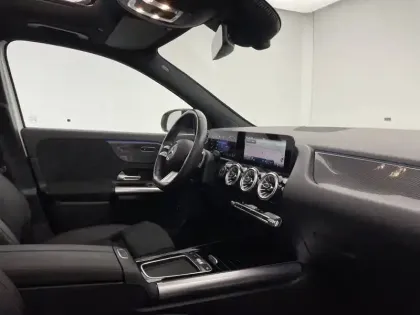 Photo 61 Mercedes GLA  200 d 8G-DCT