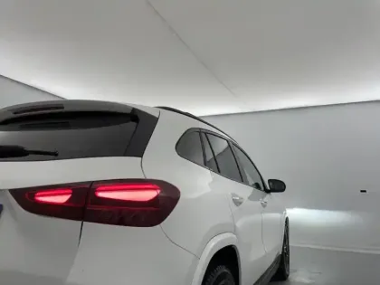Photo 66 Mercedes GLA  200 d 8G-DCT