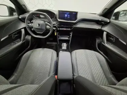 Photo 27 Peugeot 2008  Hybrid 136 e-DCS6