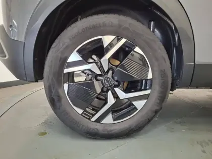 Photo 16 Peugeot 2008  Hybrid 136 e-DCS6