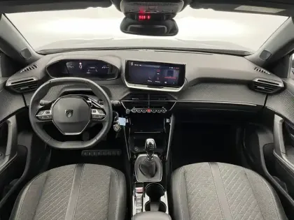 Photo 28 Peugeot 2008  PureTech 100 S&S BVM6