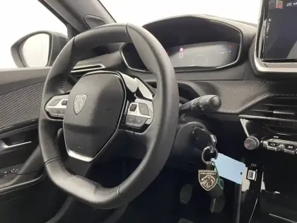 Photo 29 Peugeot 2008  PureTech 100 S&S BVM6
