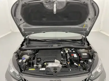 Photo 20 Peugeot 2008  PureTech 100 S&S BVM6