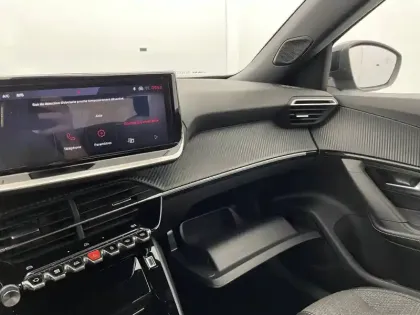 Photo 24 Peugeot 2008  PureTech 100 S&S BVM6