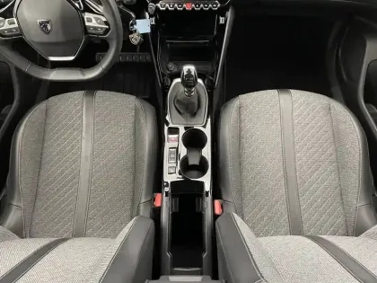 Photo 26 Peugeot 2008  PureTech 100 S&S BVM6