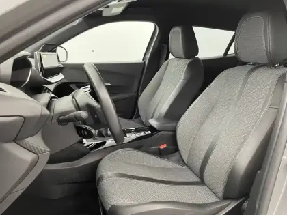 Photo 13 Peugeot 2008  PureTech 100 S&S BVM6