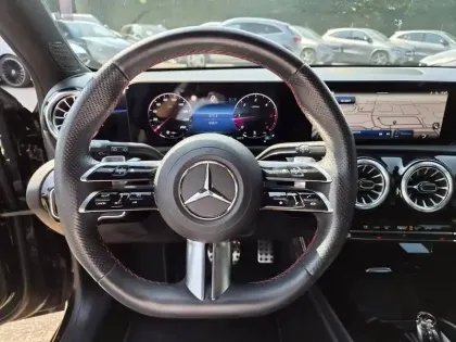 Photo 11 Mercedes Classe A  180 d