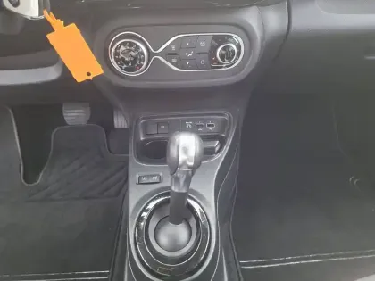 Photo 23 Renault Twingo  III E-Tech