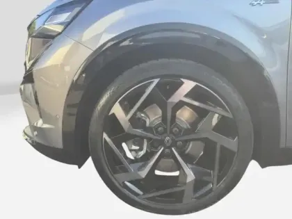 Photo 8 Renault Rafale 300 E-Tech Plug-in Hybrid 4x4 