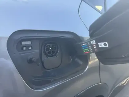 Photo 11 Renault Rafale 300 E-Tech Plug-in Hybrid 4x4 
