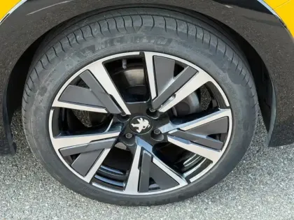 Photo 8 Peugeot 208 1.2 100 GT EAT8