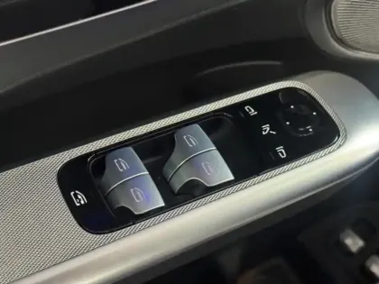 Photo 52 Mercedes GLC  300 e  Hybrid EQ 4MATIC AM