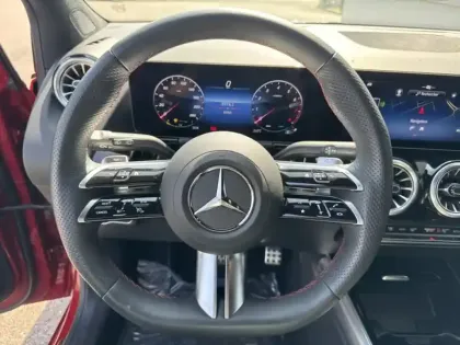 Photo 16 Mercedes Classe B 200 AMG Line