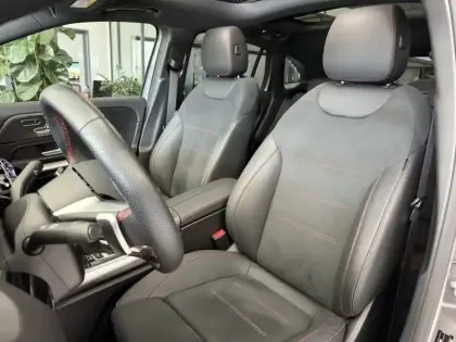 Photo 9 Mercedes GLA 200 d AMG Line