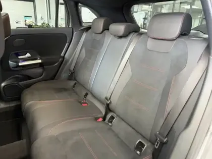 Photo 10 Mercedes GLA 200 d AMG Line