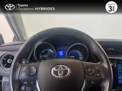 Photo 12 Toyota Auris  HSD 136h Design