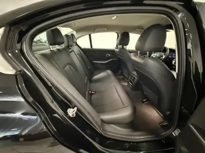 Photo 6 BMW Serie 3 Série 3 330eA 292ch Business Design 10cv