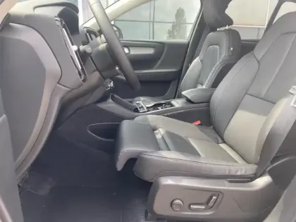 Photo 5 Volvo XC40  B3 163ch Lounge Edition DCT 7
