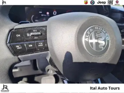 Photo 14 Alfa Romeo Junior  1.2 Ibrida 136ch DCT6
