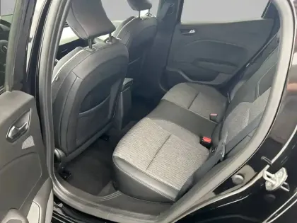Photo 39 Renault Clio  E-Tech full hybrid 145