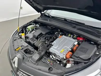 Photo 42 Renault Clio  E-Tech full hybrid 145