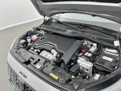 Photo 14 Peugeot 208  Hybrid 100 e-DCS6