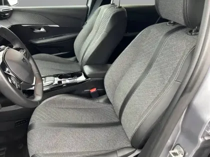 Photo 10 Peugeot 208  Hybrid 100 e-DCS6