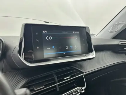 Photo 20 Peugeot 2008  PureTech 100 S&S BVM6
