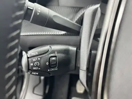 Photo 19 Peugeot 2008  PureTech 130 S&S BVM6