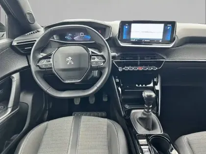 Photo 7 Peugeot 2008  PureTech 130 S&S BVM6