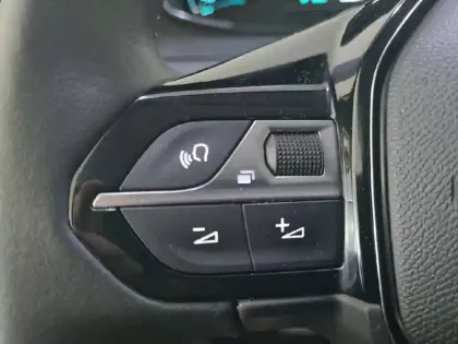 Photo 48 Peugeot 208  Electrique 50 kWh 136ch