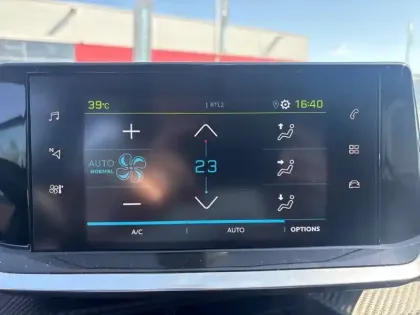 Photo 19 Peugeot 208  Electrique 50 kWh 136ch