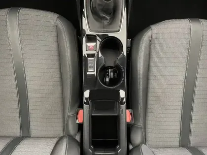 Photo 30 Peugeot 208  PureTech 100 S&S BVM6