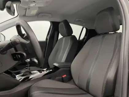 Photo 13 Peugeot 208  PureTech 100 S&S BVM6
