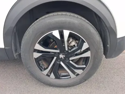 Photo 18 Peugeot 2008  PureTech 130 S&S EAT8