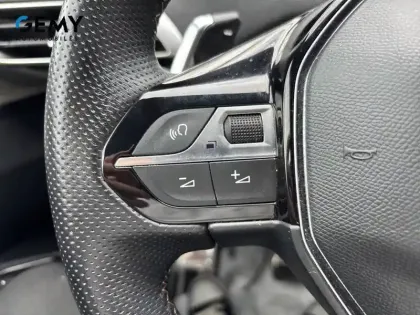 Photo 17 Peugeot 5008  Hybrid 136 e-DCS6