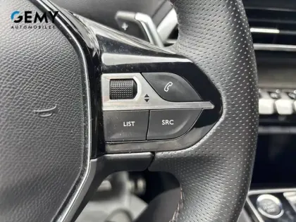 Photo 16 Peugeot 5008  Hybrid 136 e-DCS6