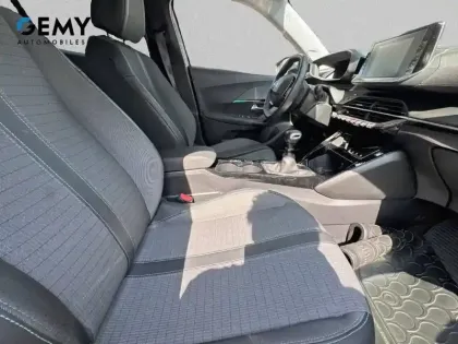 Photo 8 Peugeot 2008  PureTech 100 S&S BVM6